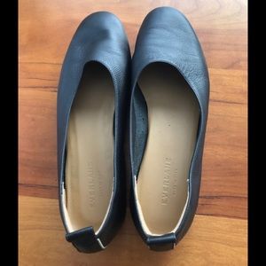 Everlane day glove flat